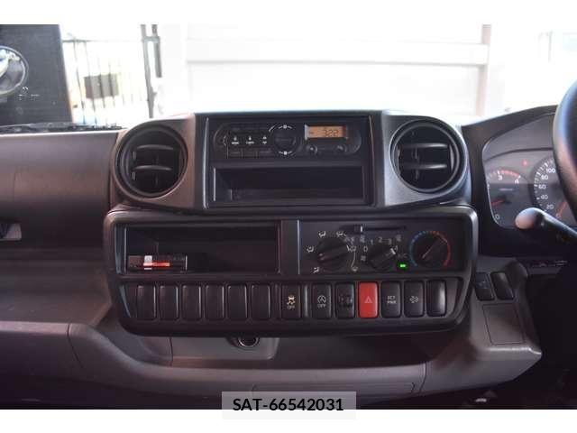 Hino DUTRO 2019-08 8365667-18