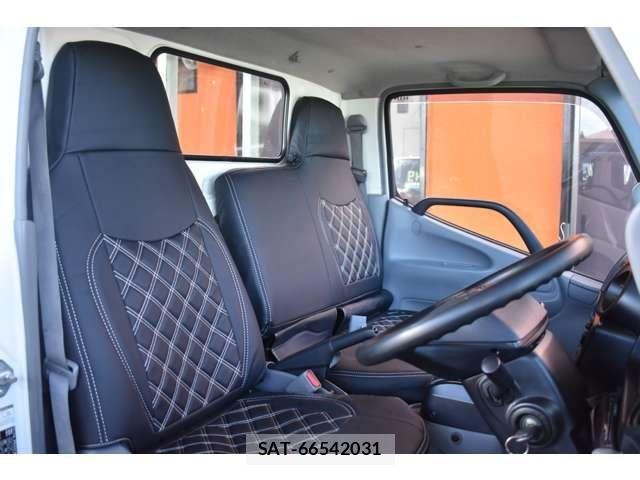 Hino DUTRO 2019-08 8365667-23
