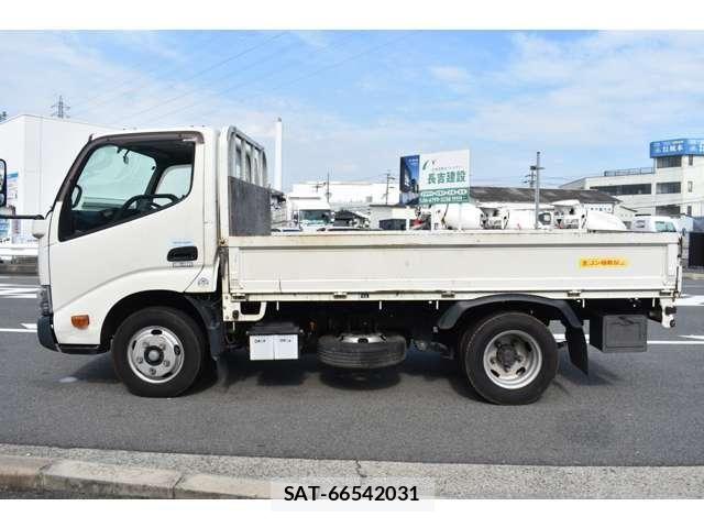 Hino DUTRO 2019-08 8365667-3