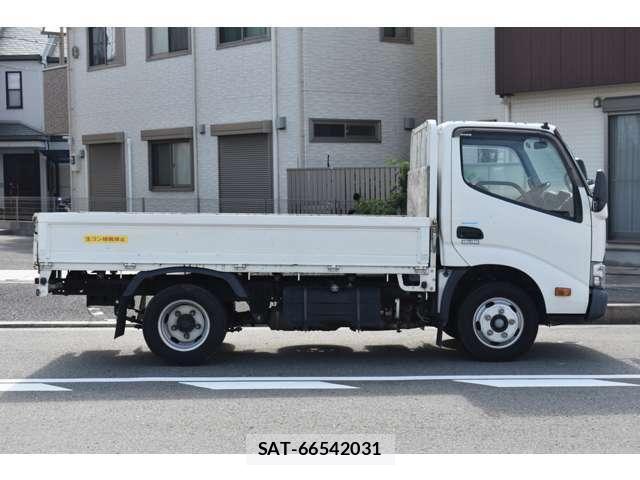 Hino DUTRO 2019-08 8365667-4