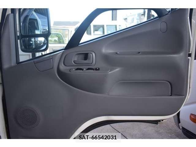 Hino DUTRO 2019-08 8365667-7