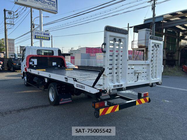Hino DUTRO 2024-07 8365664-4