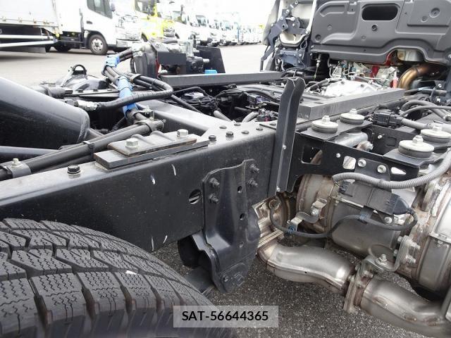Hino DUTRO 2025-01 8365665-11