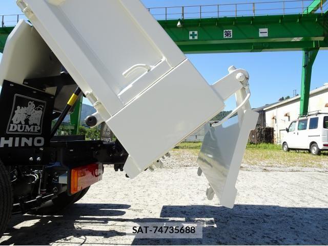 Hino DUTRO 2026-01 8365668-24