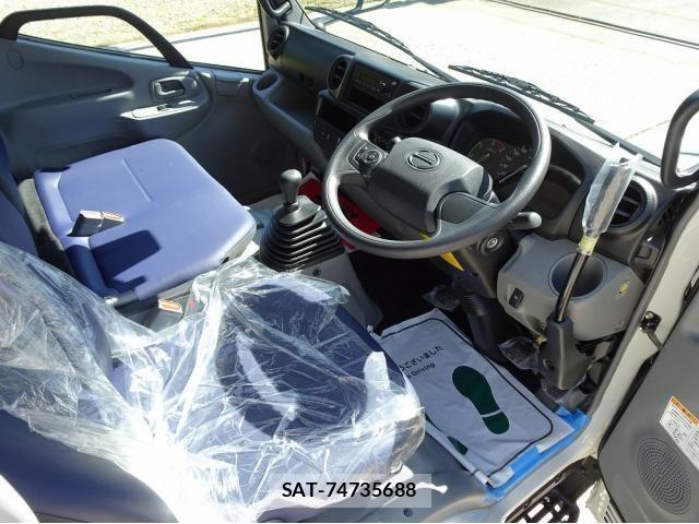 Hino DUTRO 2026-01 8365668-7