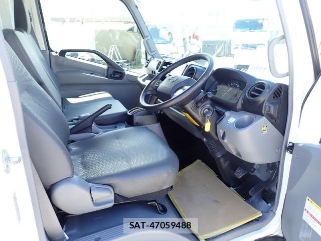 Hino DUTRO 2024-05 8412115-10