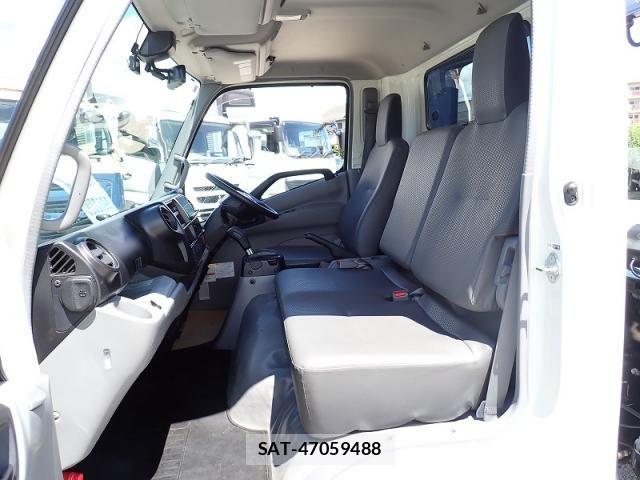 Hino DUTRO 2024-05 8412115-12
