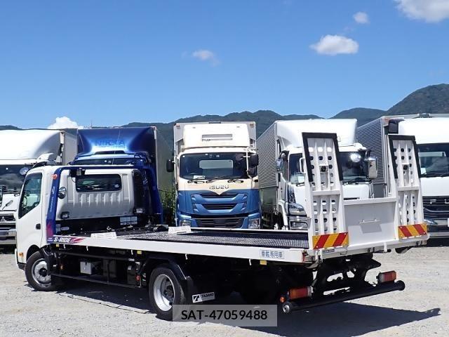 Hino DUTRO 2024-05 8412115-3