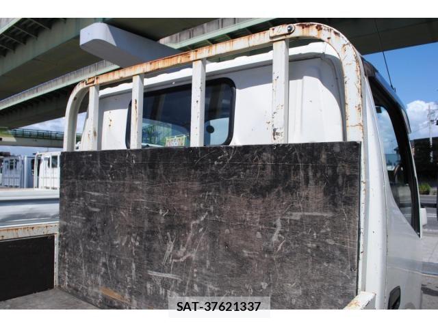 Hino DUTRO 2019-07 8412120-11