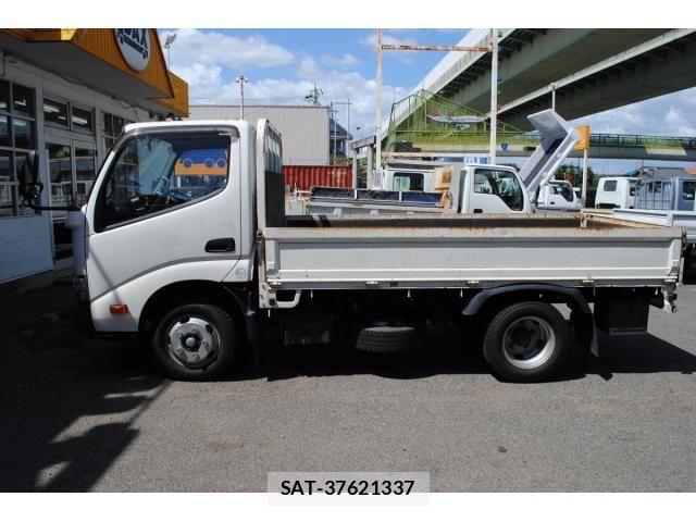 Hino DUTRO 2019-07 8412120-1