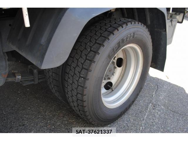 Hino DUTRO 2019-07 8412120-20
