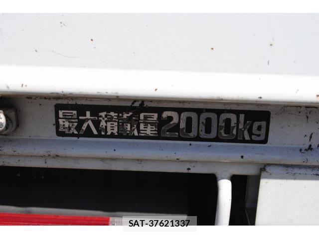 Hino DUTRO 2019-07 8412120-22