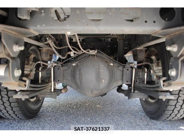 Hino DUTRO 2019-07 8412120-23