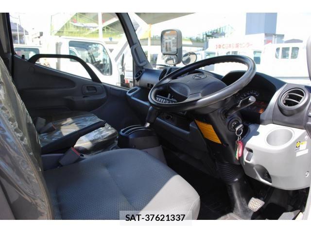Hino DUTRO 2019-07 8412120-27