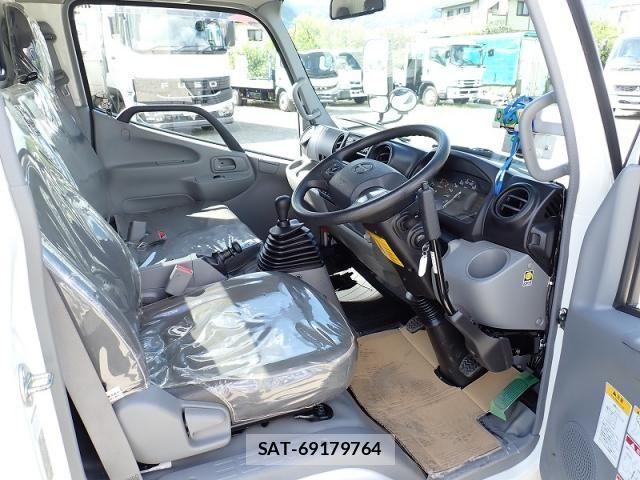 Hino DUTRO 2024-08 8412114-9