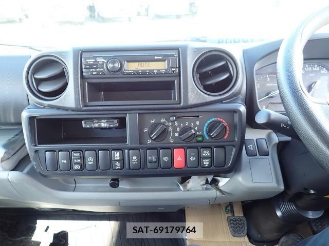 Hino DUTRO 2024-08 8412114-13
