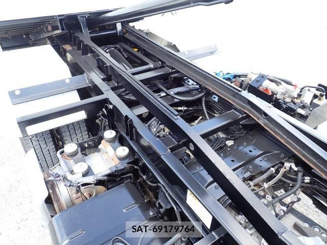 Hino DUTRO 2024-08 8412114-20