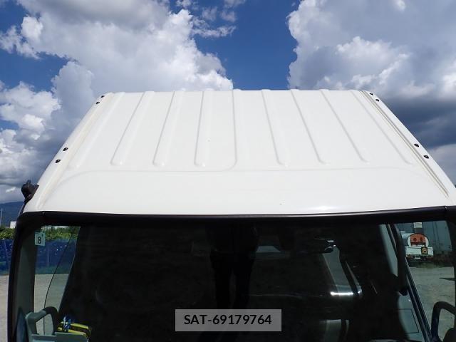 Hino DUTRO 2024-08 8412114-25