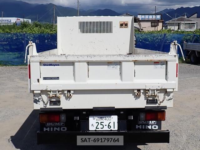 Hino DUTRO 2024-08 8412114-5