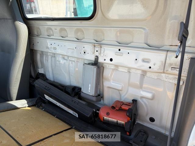 Hino DUTRO 2012-11 8412117-10