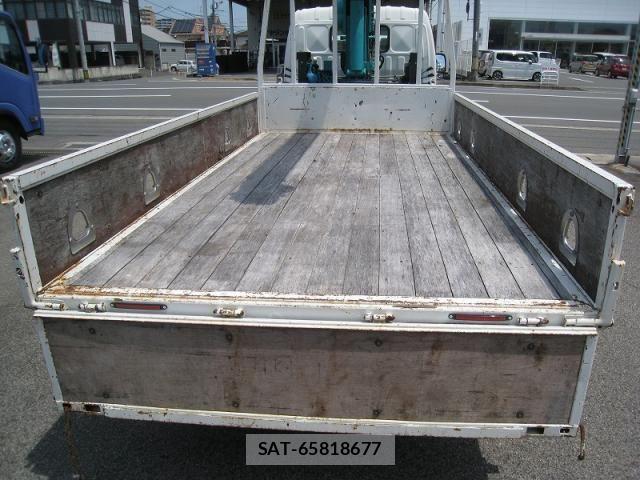 Hino DUTRO 2012-11 8412117-16