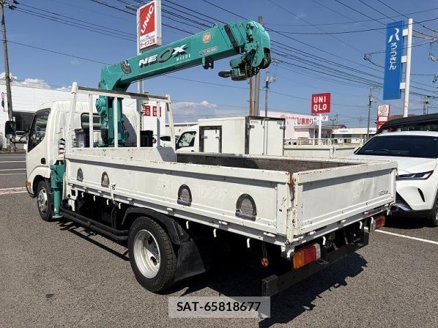 Hino DUTRO 2012-11 8412117-3