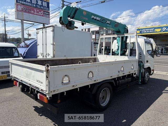 Hino DUTRO 2012-11 8412117-5