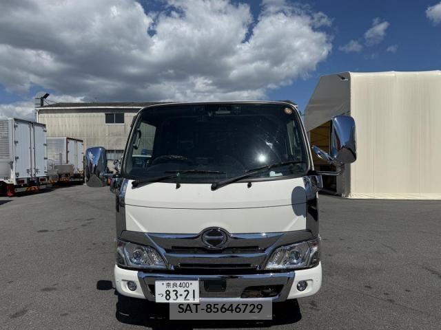 Hino DUTRO 2021-05 8412119-1