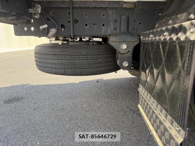Hino DUTRO 2021-05 8412119-23