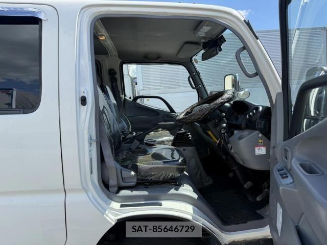 Hino DUTRO 2021-05 8412119-29