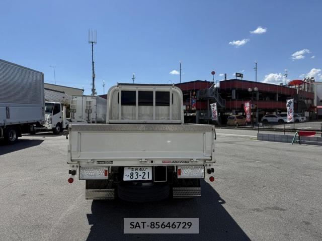 Hino DUTRO 2021-05 8412119-6