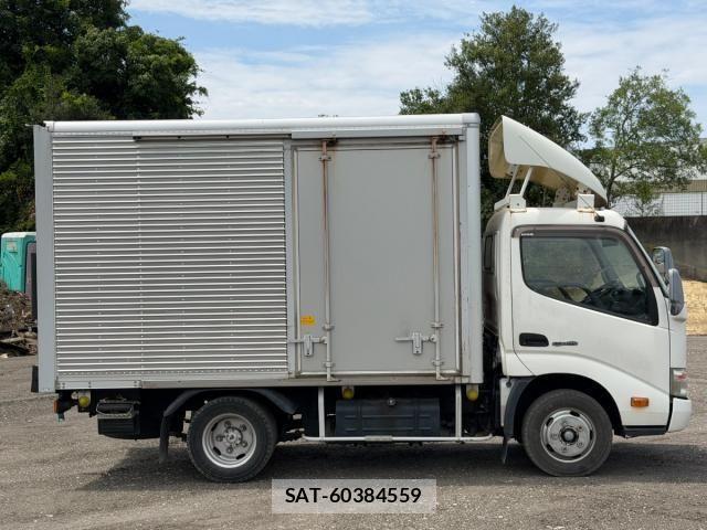 Hino DUTRO 2014-01 8412118-13