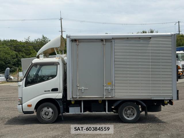 Hino DUTRO 2014-01 8412118-5