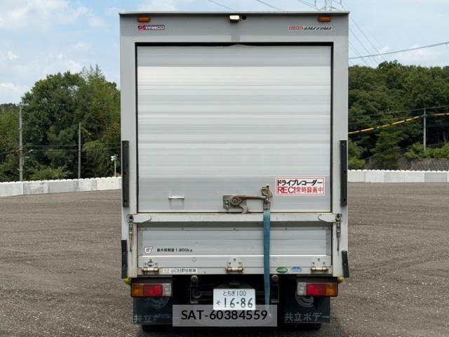 Hino DUTRO 2014-01 8412118-8