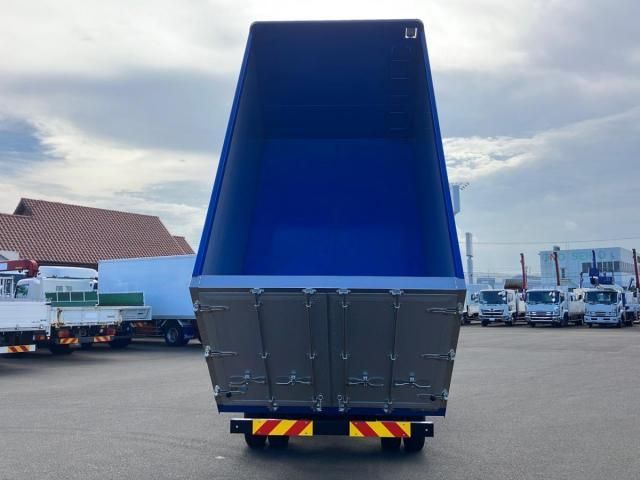 Hino DUTRO 2025-10 8431751-9