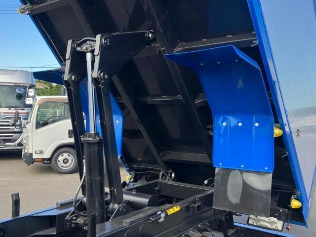 Hino DUTRO 2025-10 8431751-16