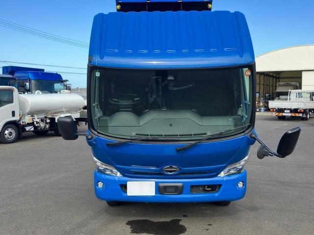 Hino DUTRO 2025-10 8431751-25