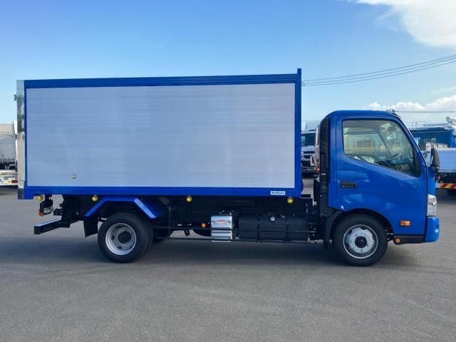 Hino DUTRO 2025-10 8431751-7