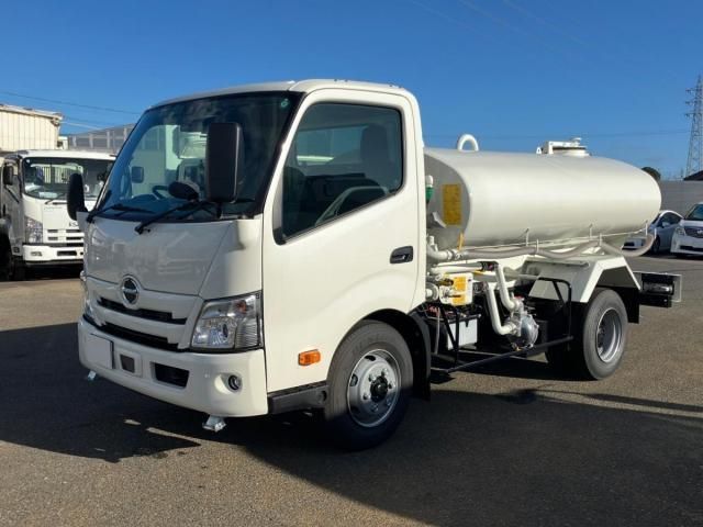 Hino DUTRO 2025-06 8431752-0