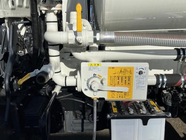 Hino DUTRO 2025-06 8431752-11