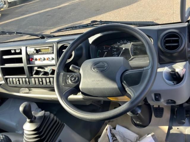 Hino DUTRO 2025-06 8431752-19