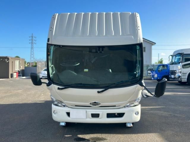 Hino DUTRO 2025-06 8431752-21