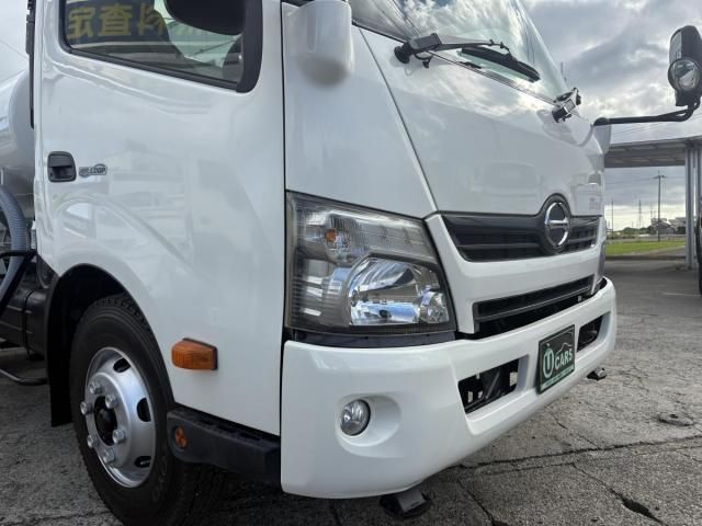 Hino DUTRO 2014-01 8431753-11