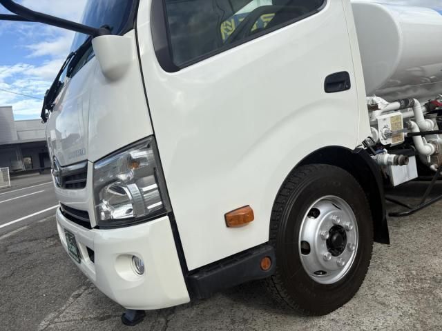 Hino DUTRO 2014-01 8431753-14