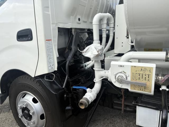 Hino DUTRO 2014-01 8431753-23