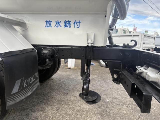 Hino DUTRO 2014-01 8431753-24
