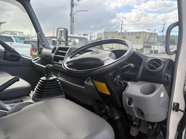 Hino DUTRO 2014-01 8431753-5