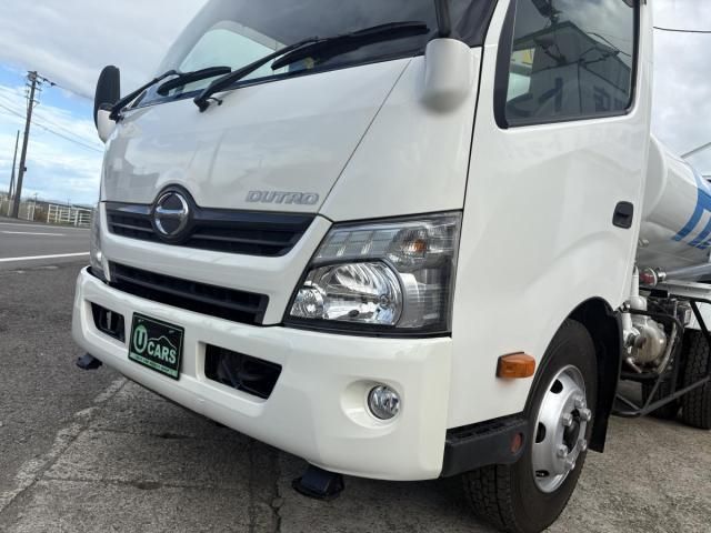 Hino DUTRO 2014-01 8431753-7