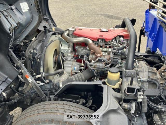 Hino DUTRO 2015-03 8457384-16