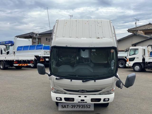 Hino DUTRO 2015-03 8457384-23